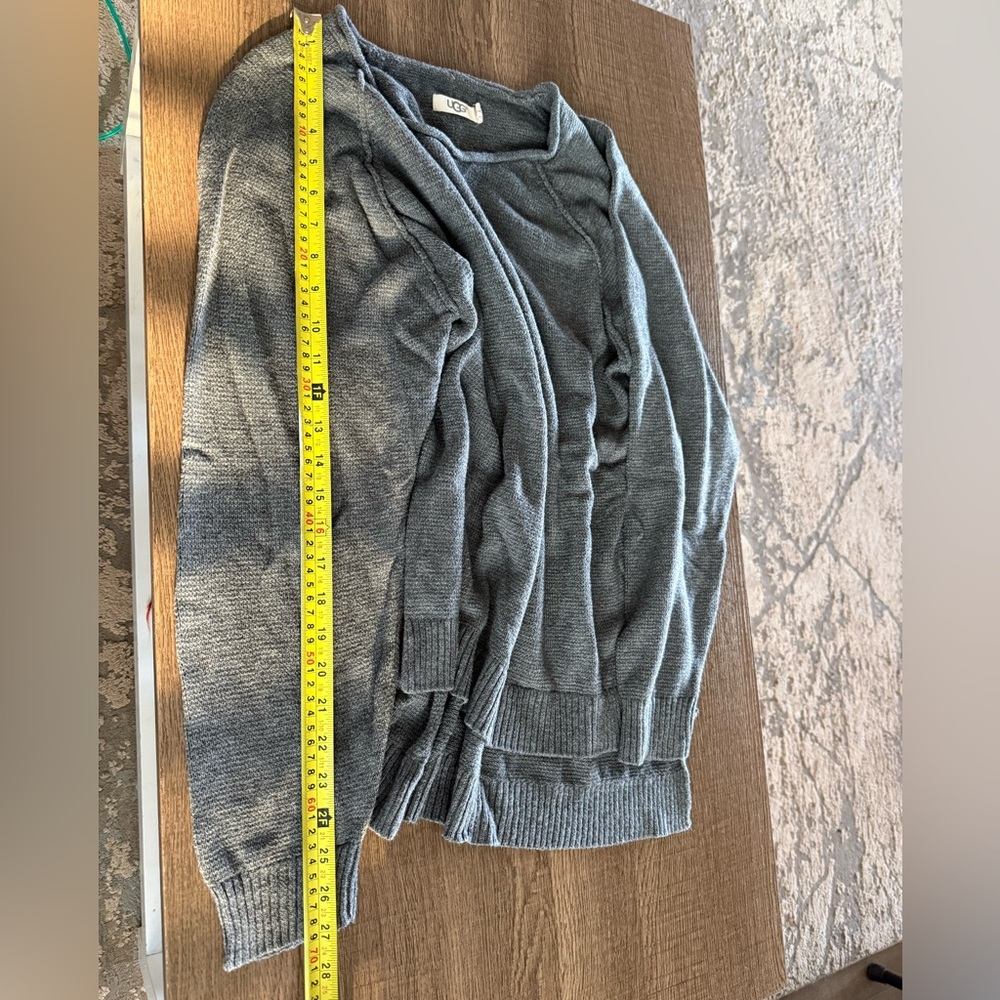 UGG GRAY CREWNECK SWEATER - NWOT - Picture 9 of 12